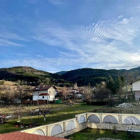 Къща За Гости Гергана Raduil Esterno foto